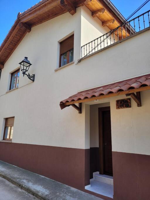 Casa Julio, Bonita Casa Comoda Y Espaciosa, Totalmente Reformada Con Terraza Y Jardin Privado Riezu Exterior photo