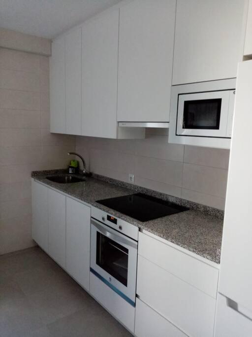 Casa Julio, Bonita Casa Comoda Y Espaciosa, Totalmente Reformada Con Terraza Y Jardin Privado Riezu Exterior photo